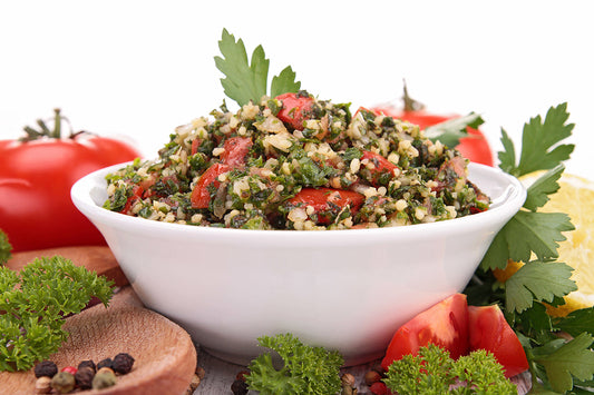 Tempestine Low Carb - Tabbouleh mediterraneo con crema di feta, tahina e limone
